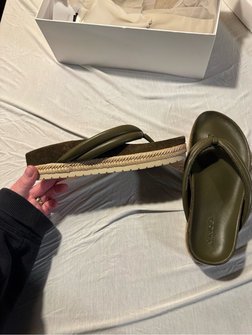 Vince Forest Spruce Leather Platform Flip Flops – Size 6